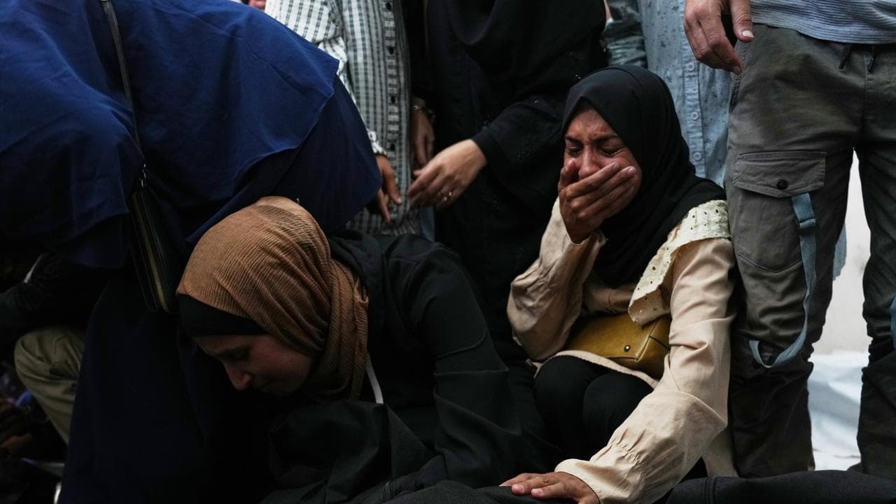 Gaza ceasefire, aid to resume after airstrikes kill 26