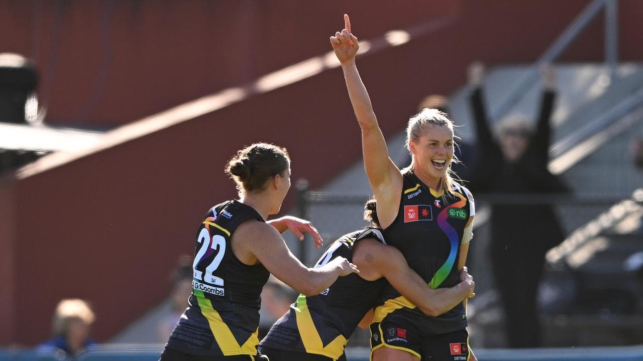 Skipper shines as Tigers hold off Magpies in AFLW