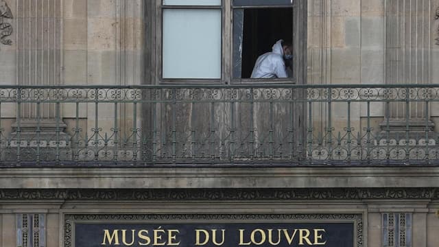 Brazen thieves rob priceless jewels from Paris' Louvre