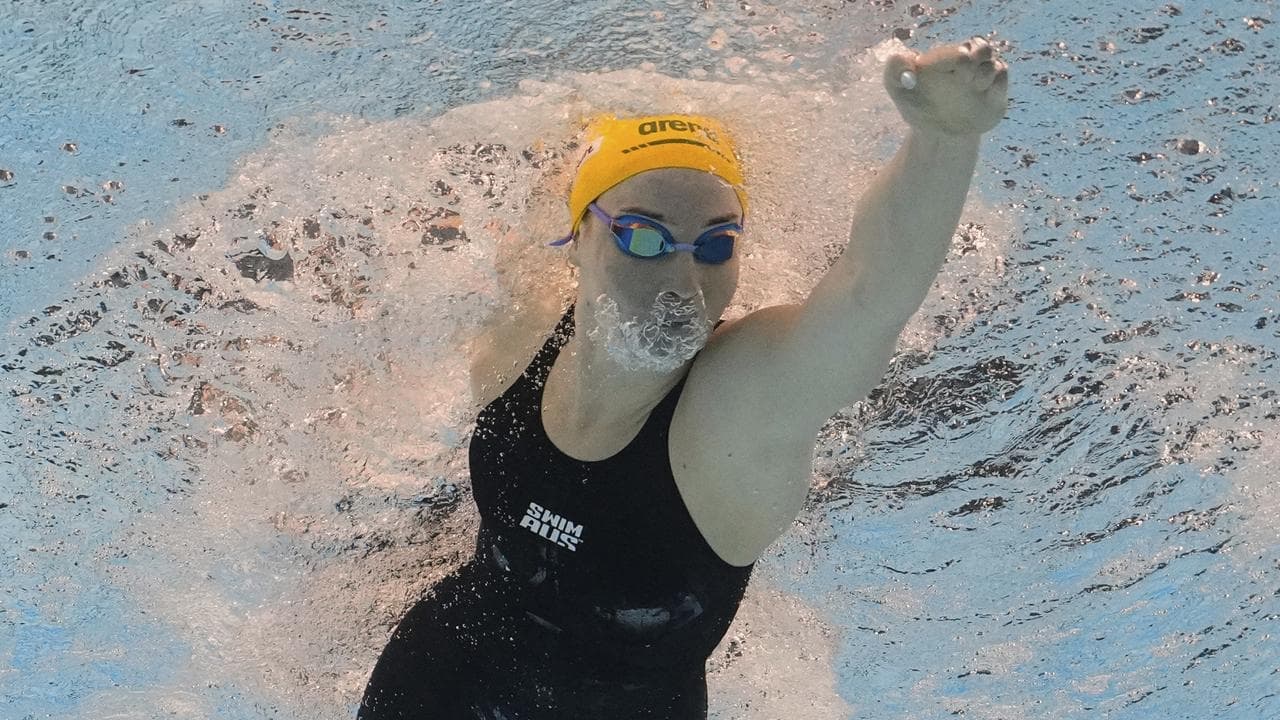 Aussie swim great loses world record to American star