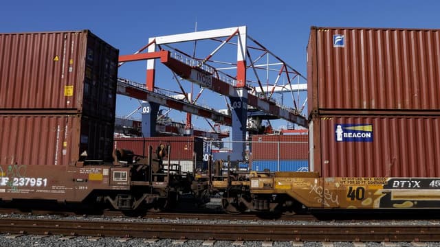 Retaliation: US considers broad software curbs on China