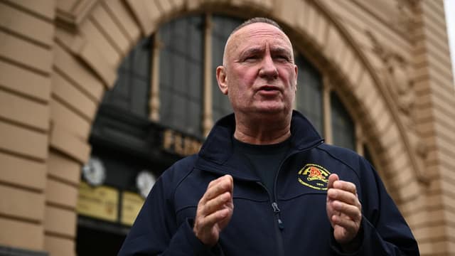 Union wants fire chief gone, criticises award