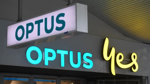 Optus chiefs to hang it up after triple-zero failures