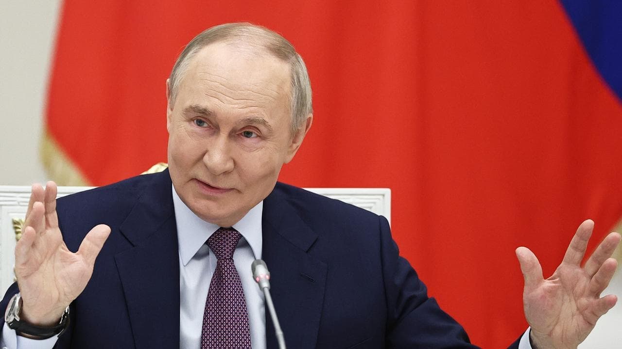 Putin defiant after Trump sanctions Russian oil majors