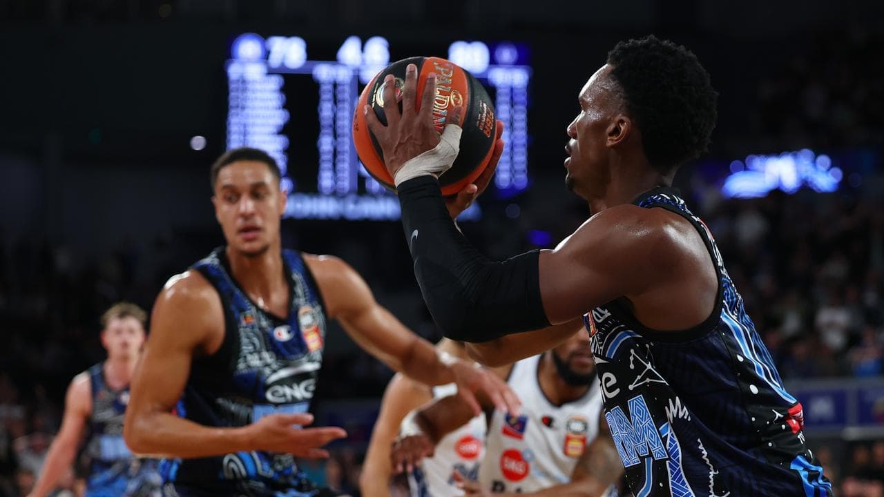 United triumph in top-of-the-table NBL thriller