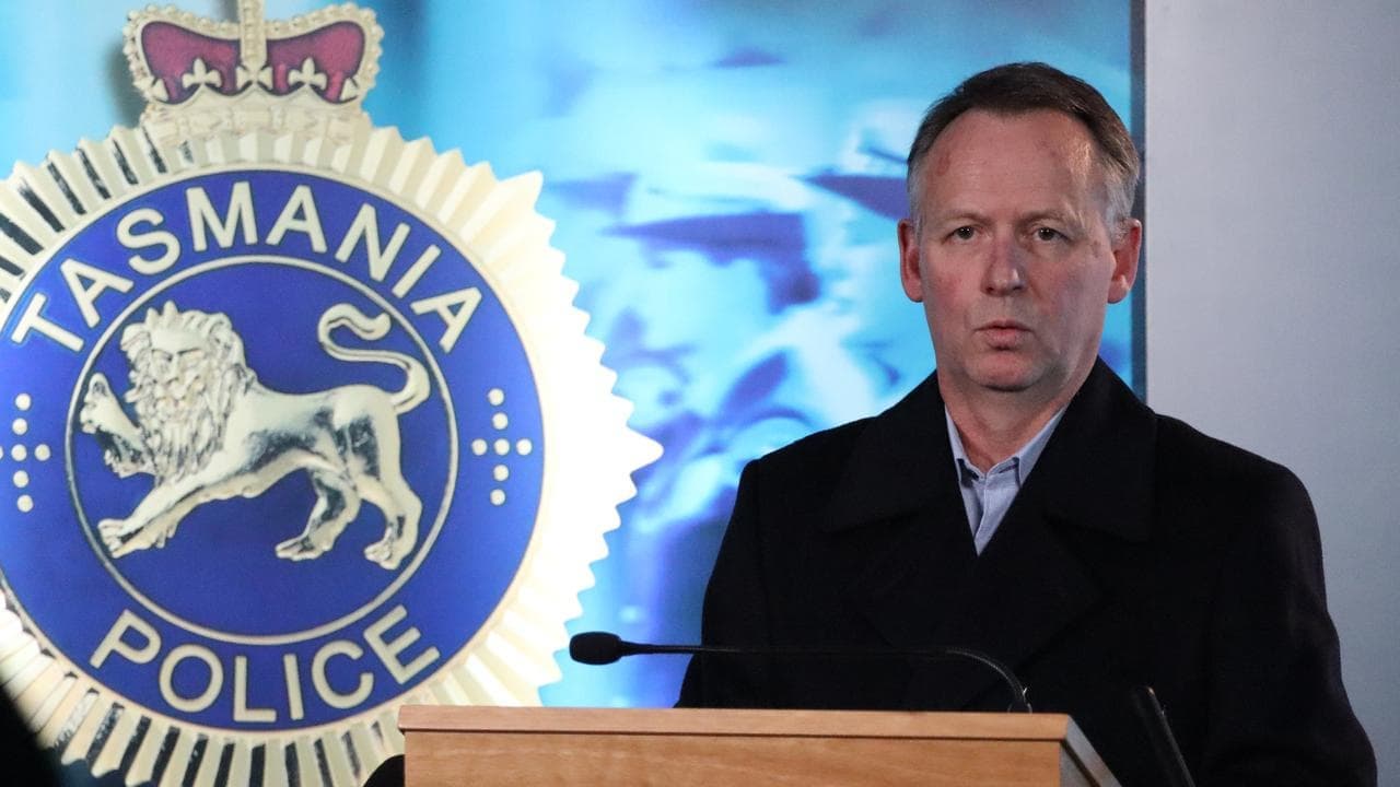 Woman 'fired shotgun' at police approaching house