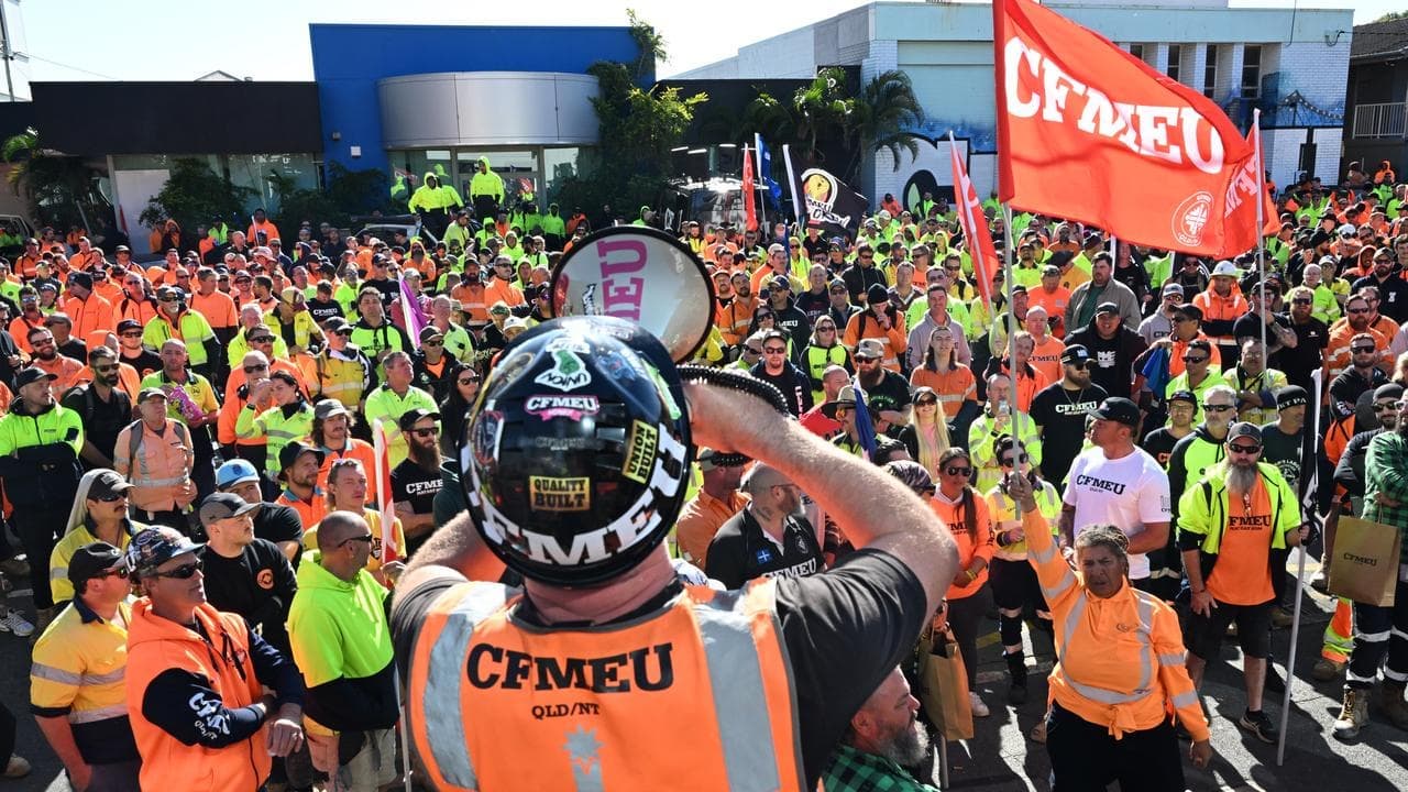 Hi-vis inquiry hijinks: minister rejects union claims