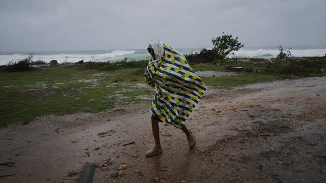 Hurricane Melissa hits Cuba after devastating Jamaica