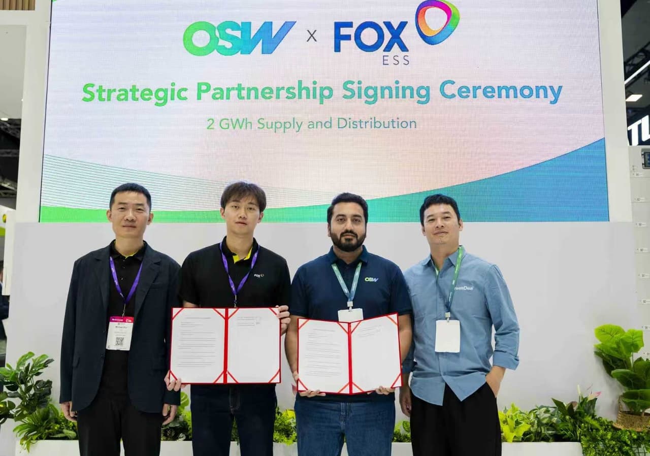 Fox ESS and OSW Ink Strategic Partnership for 2GWh Energy Storage Projects at All Energy 2025