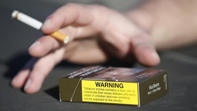 Retailers ponder quitting ciggies as illegal sales soar