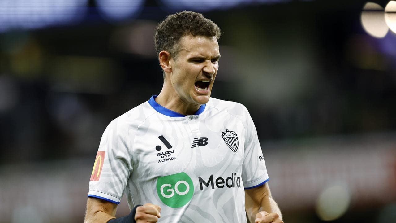 Auckland beat Reds, but will sweat fitness of captain