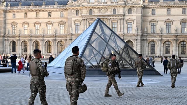 Two more charged in connection with Louvre jewel heist