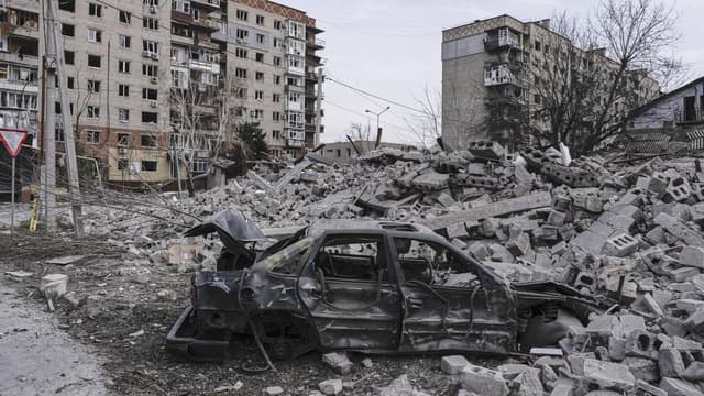 Russia, Ukraine locked in fierce fighting in city ruins