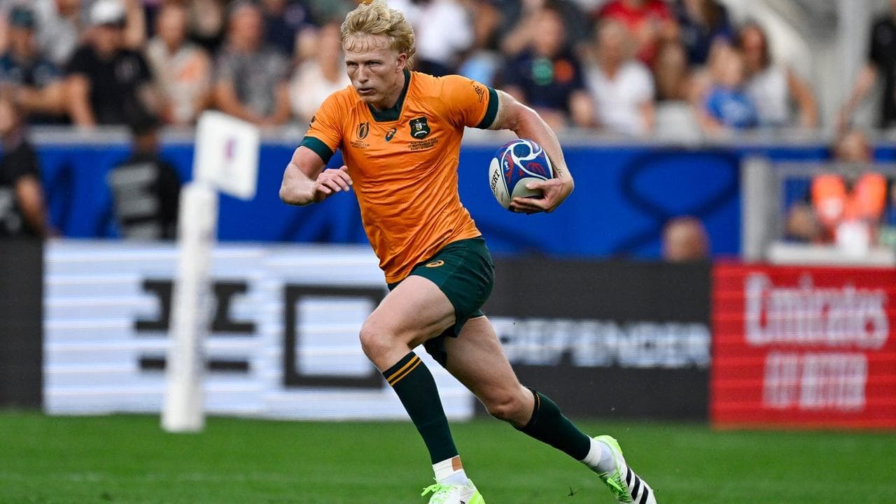 Code-hopping Carter Gordon back as Wallabies' number 10