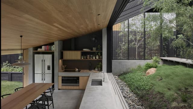 Japanese courtyard Queenslander leads design winners
