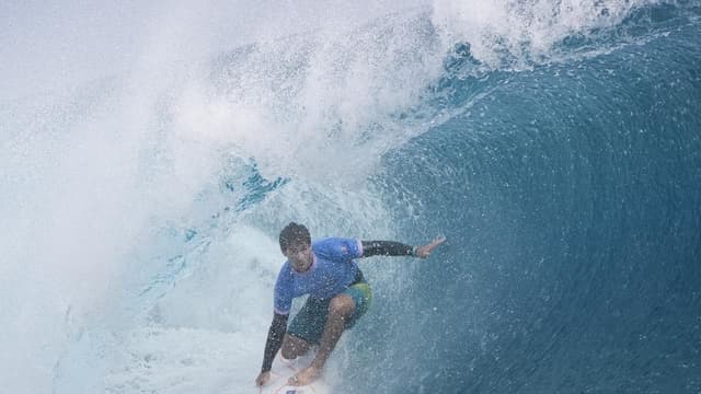 Surf star reveals painful injury in Olympic medal win