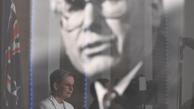 Howard blasts 'foolish' comments, backs in Sussan Ley