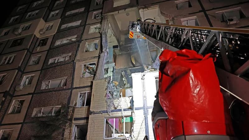 Russian strikes hit apartment block, kill four: Ukraine