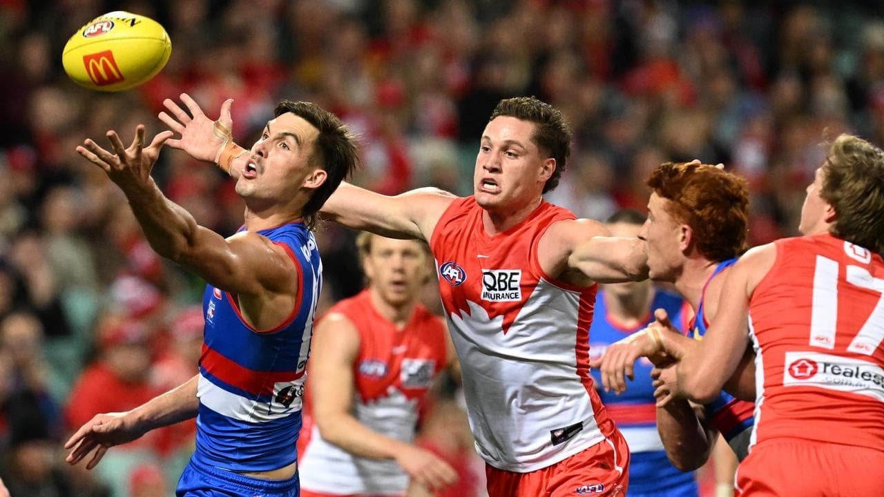 AFL to go ahead with divisive new finals system
