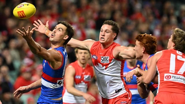 AFL to go ahead with divisive new finals system