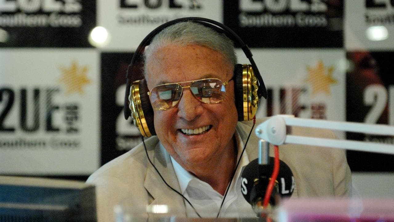 Tributes pour in for Australia's 'Golden Tonsils'