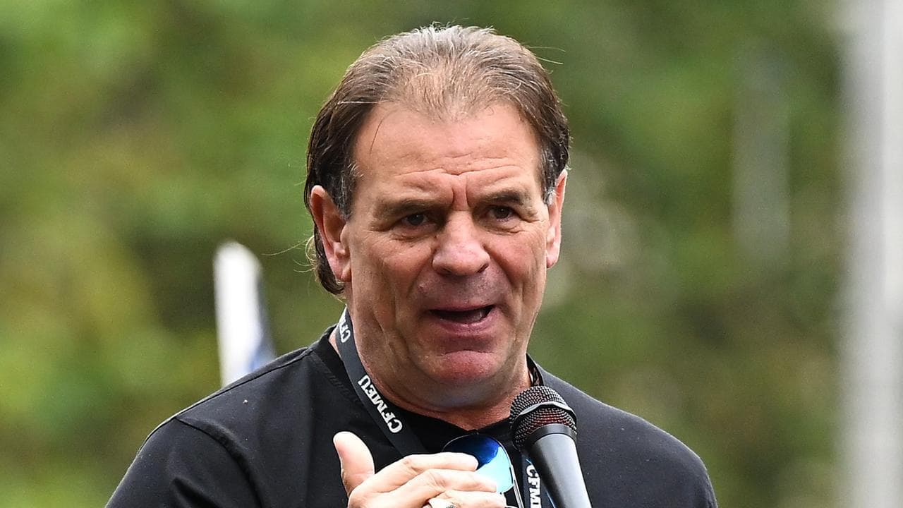 Ex-union boss allegedly threatened admin via emails