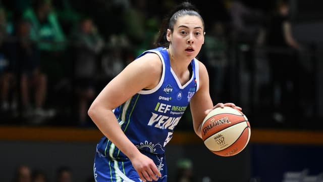 Holmes wins WNBL showdown as veteran reaches milestone