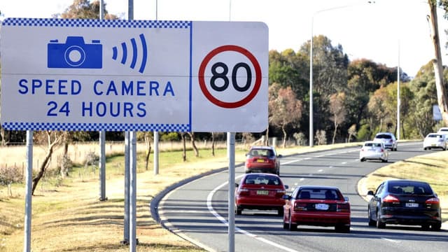 Secret speed cameras urged for road crash black spots