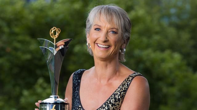 Australian surf great honoured with Hall of Fame award