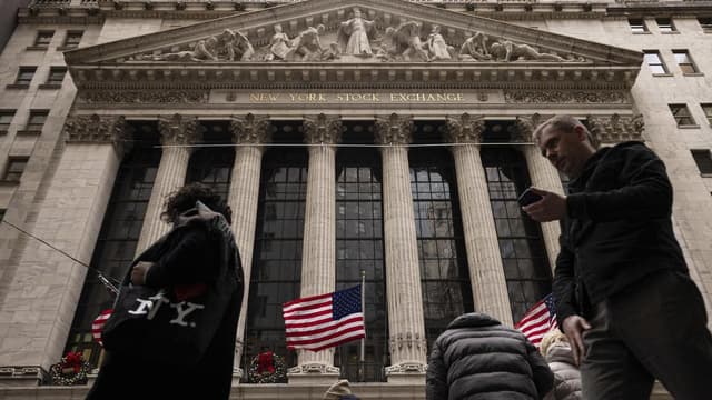 US posts solid jobs data in September, unemployment up