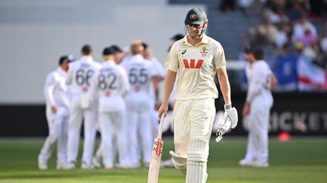 Australia collapse as quicks dominate Ashes opening day