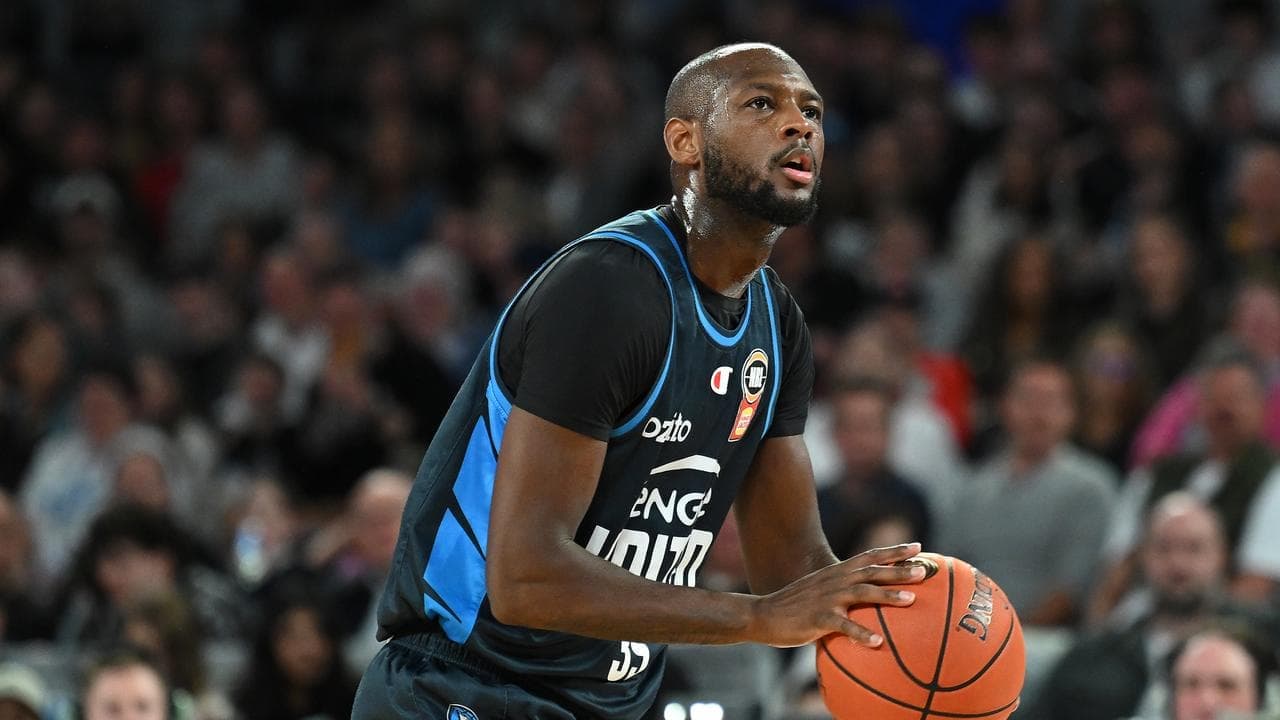 United prevail in tense top-four battle with Wildcats