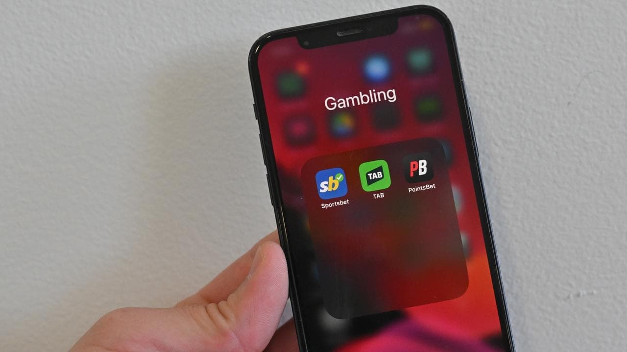 Gambling ad 'double standard' as PM touts child safety