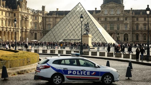 Four more arrested in Louvre heist probe: prosecutor