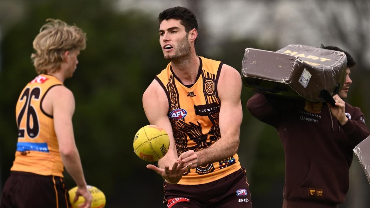 Hawthorn ruck recommits with new rule set to open doors