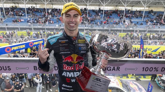 Feeney win takes Supercars title race to the wire