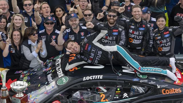 Chaz Mostert wins maiden Supercars title in Adelaide