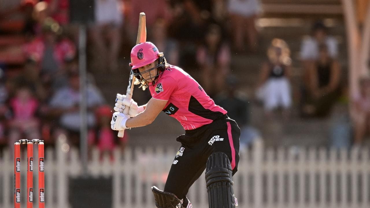 Perry clinic sets up thrilling WBBL finals race