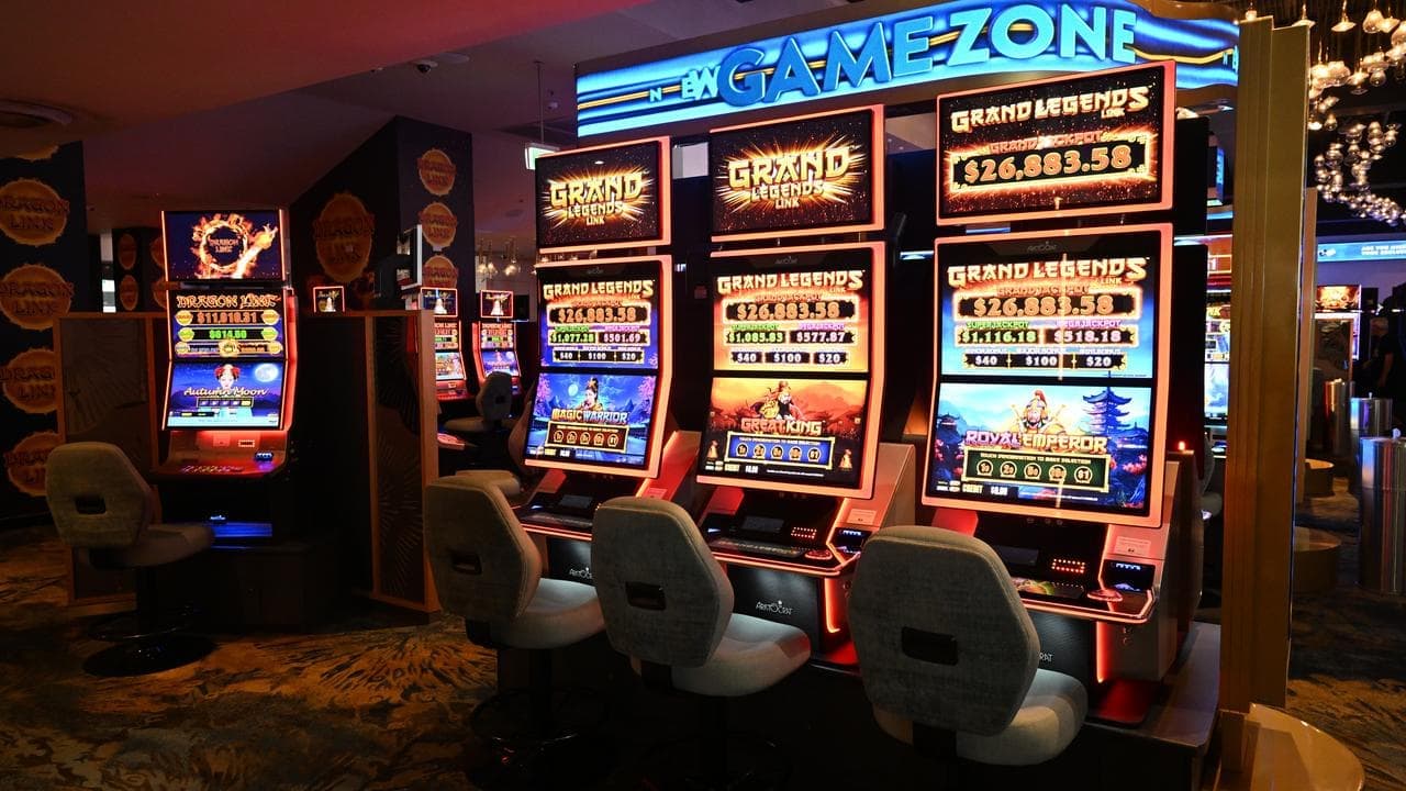 Pokies shutdown period 'bare minimum' reform effort