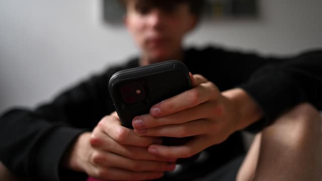 Teens waiting for guidance on imminent social media ban