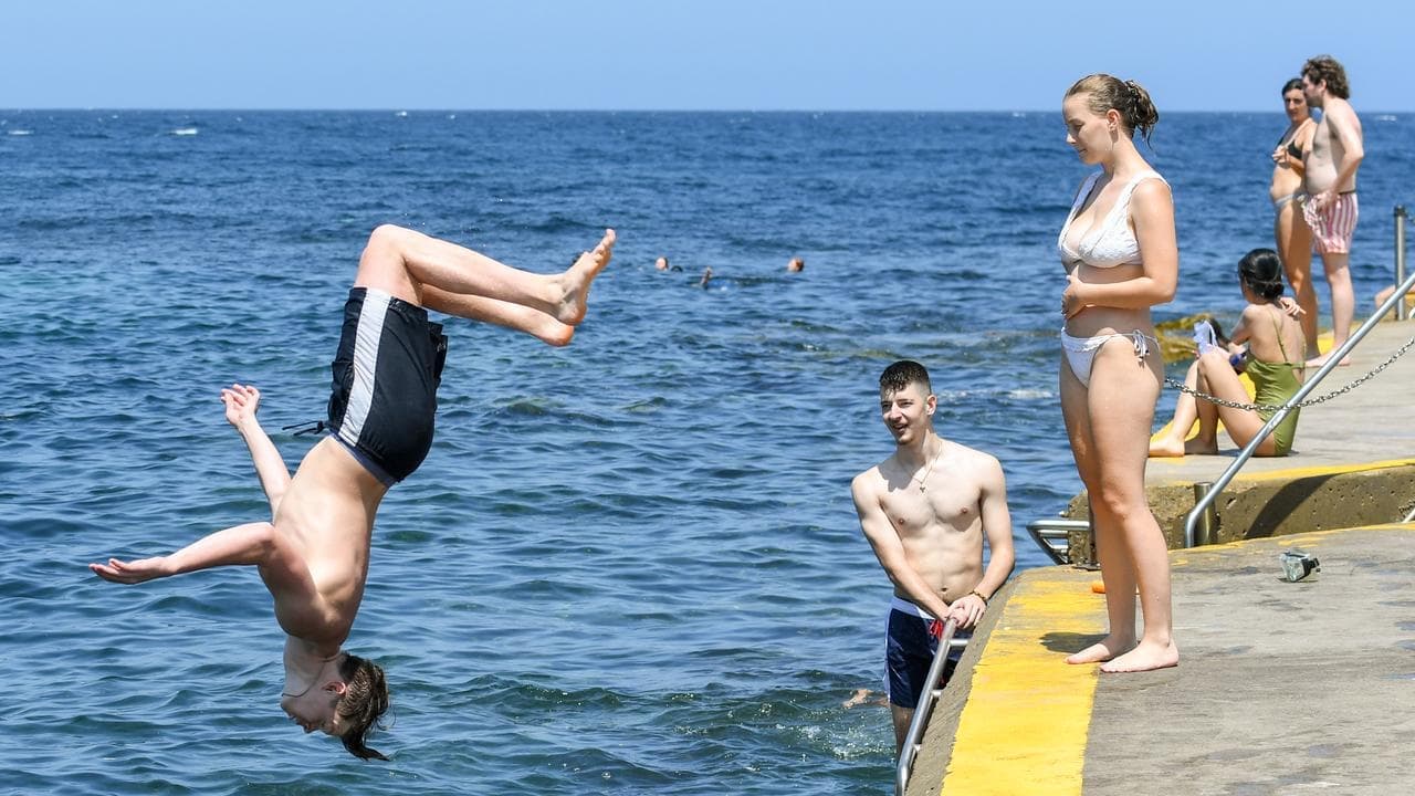 Teens shun sun protection for tans despite cancer risks