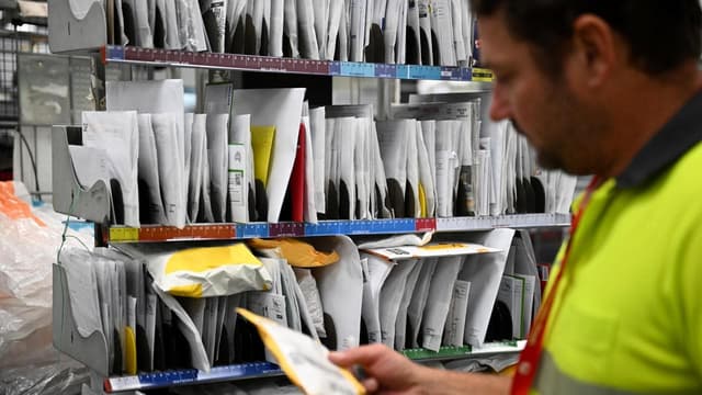 Player tips AI to send half of logistics jobs packing