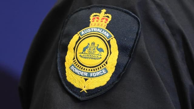 'Well dressed' foreign arrivals found near outback town