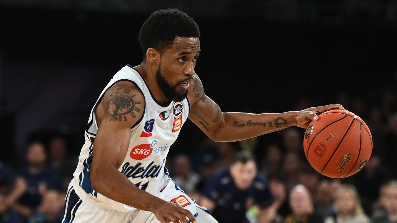 36ers coach calls on Wildcats fans to respect old hero