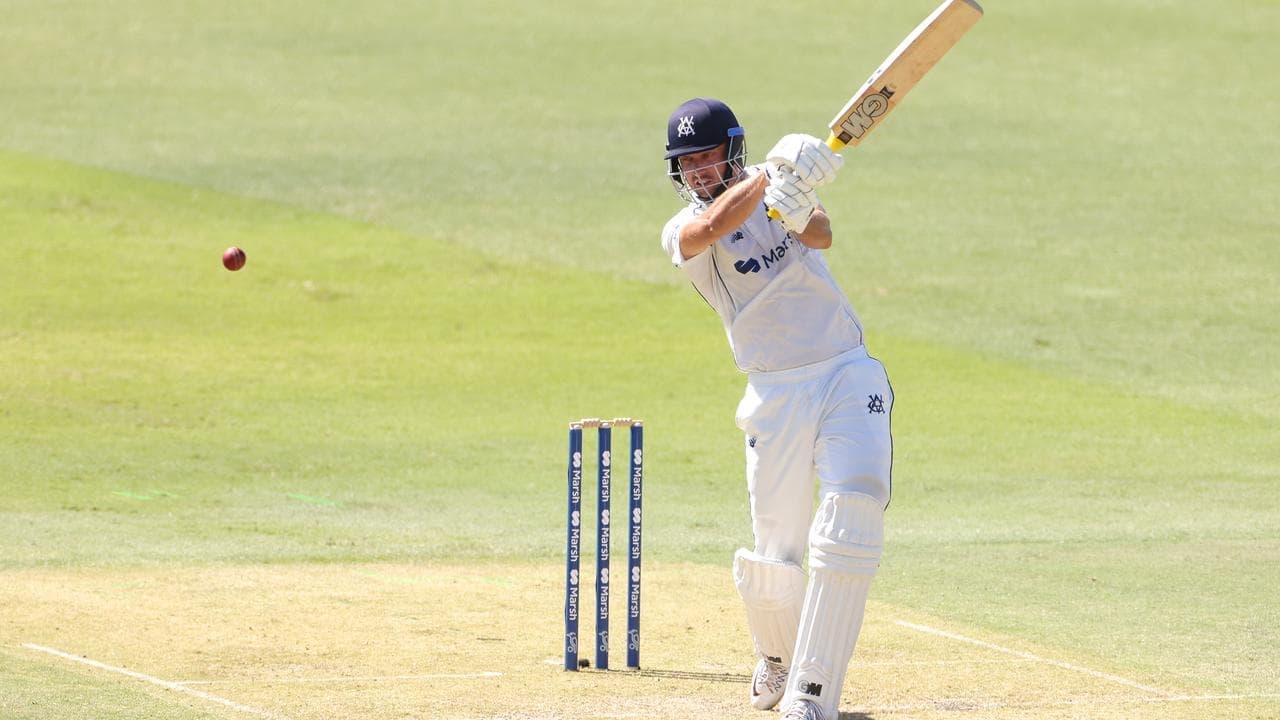 Victoria pull off brilliant late run chase in Shield