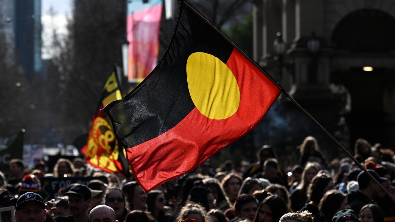 Solemn apology in treaty 'reset' with Aboriginal people