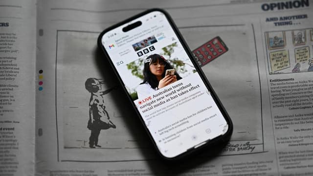 'Are we next?': world reacts to Aussie social media ban