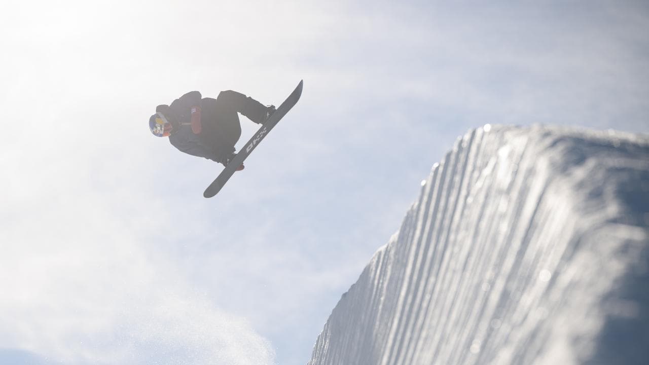 Aussie star James swamped by Japanese snowboard threats