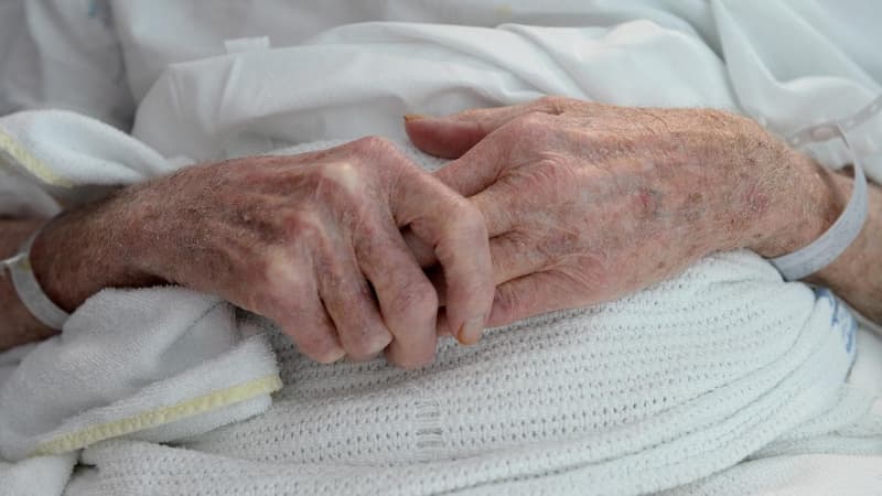 Funding deal rejected as elderly languish in hospital