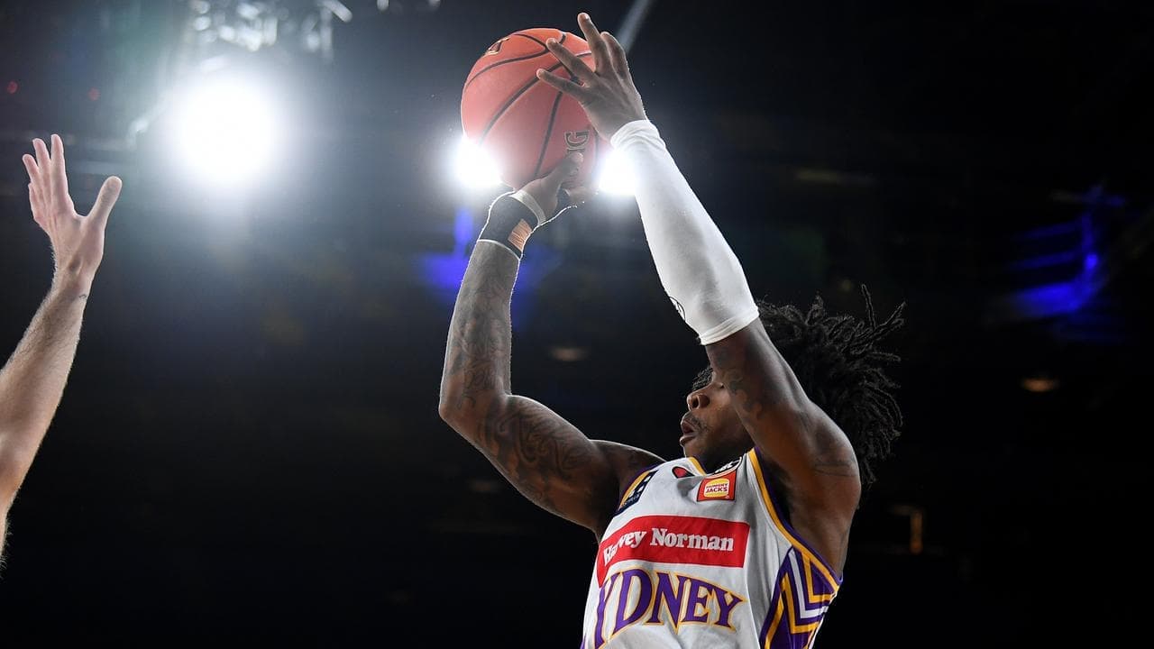 Davis scores 38 points as Kings embarrass Cats in Perth